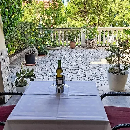 Gemuetliches Erdgeschoss-studio Fuer 2 Personen By Interhome * Crikvenica