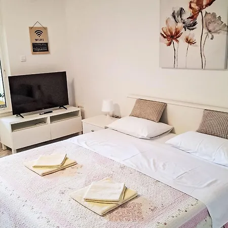 Apartament Gemuetliches Erdgeschoss-studio Fuer 2 Personen By Interhome